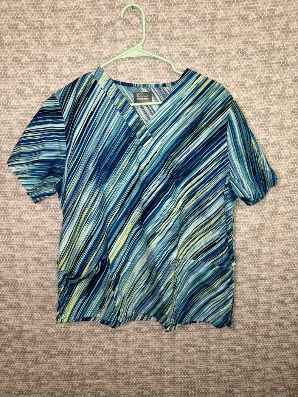 Butter Soft Multicolor Stripes Large Scrub Top Short Sleeve